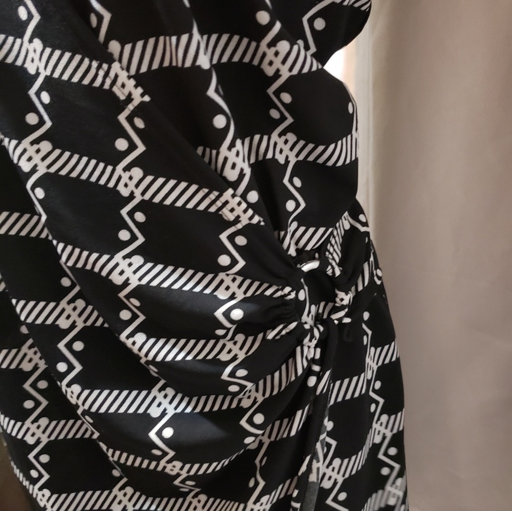 Dress - Picture 3 of 5